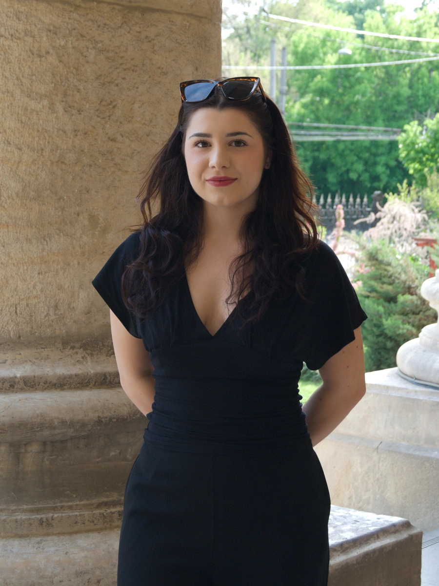 Portrait of Oana-Maria Micu